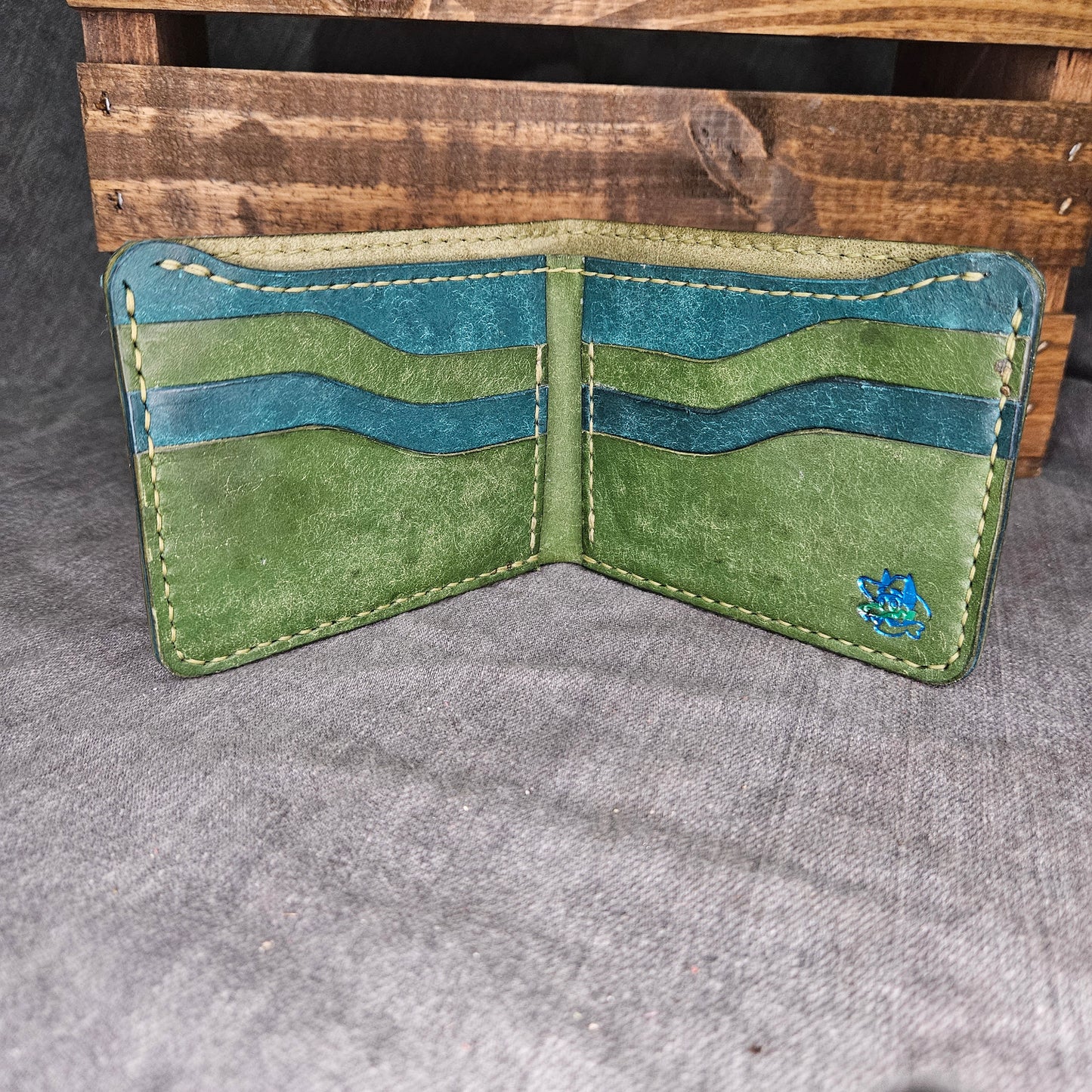 Oretensia & Emerald Strip Deluxe Bifold