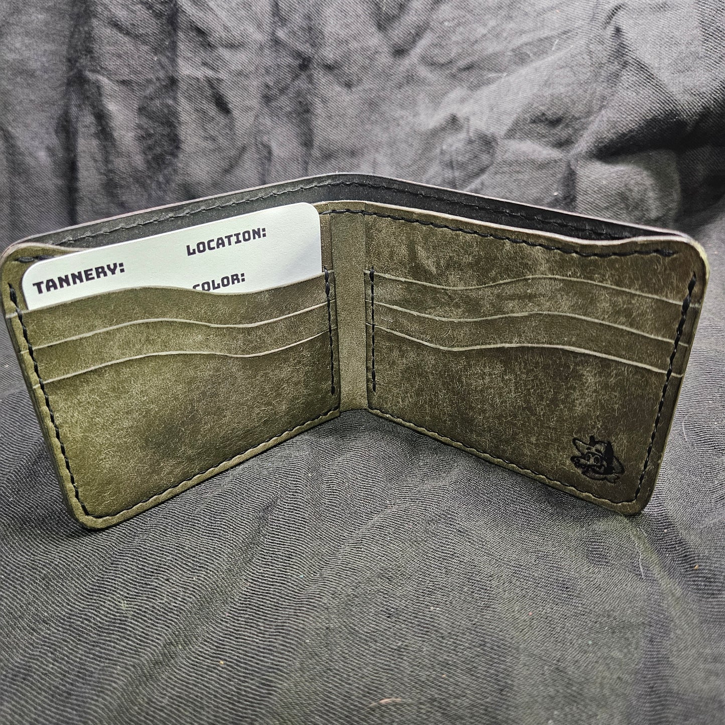 Grey Skulls Deluxe Bifold