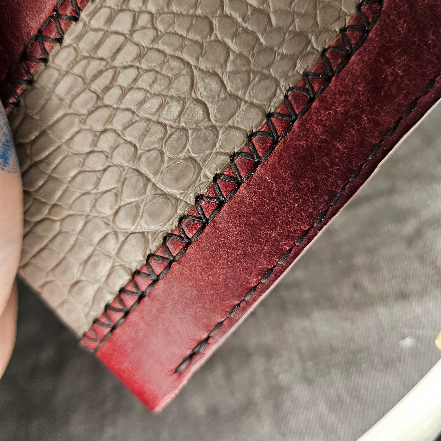 Bordeaux w/ Grey Alligator Deluxe Bifold (Grade B Discounted)