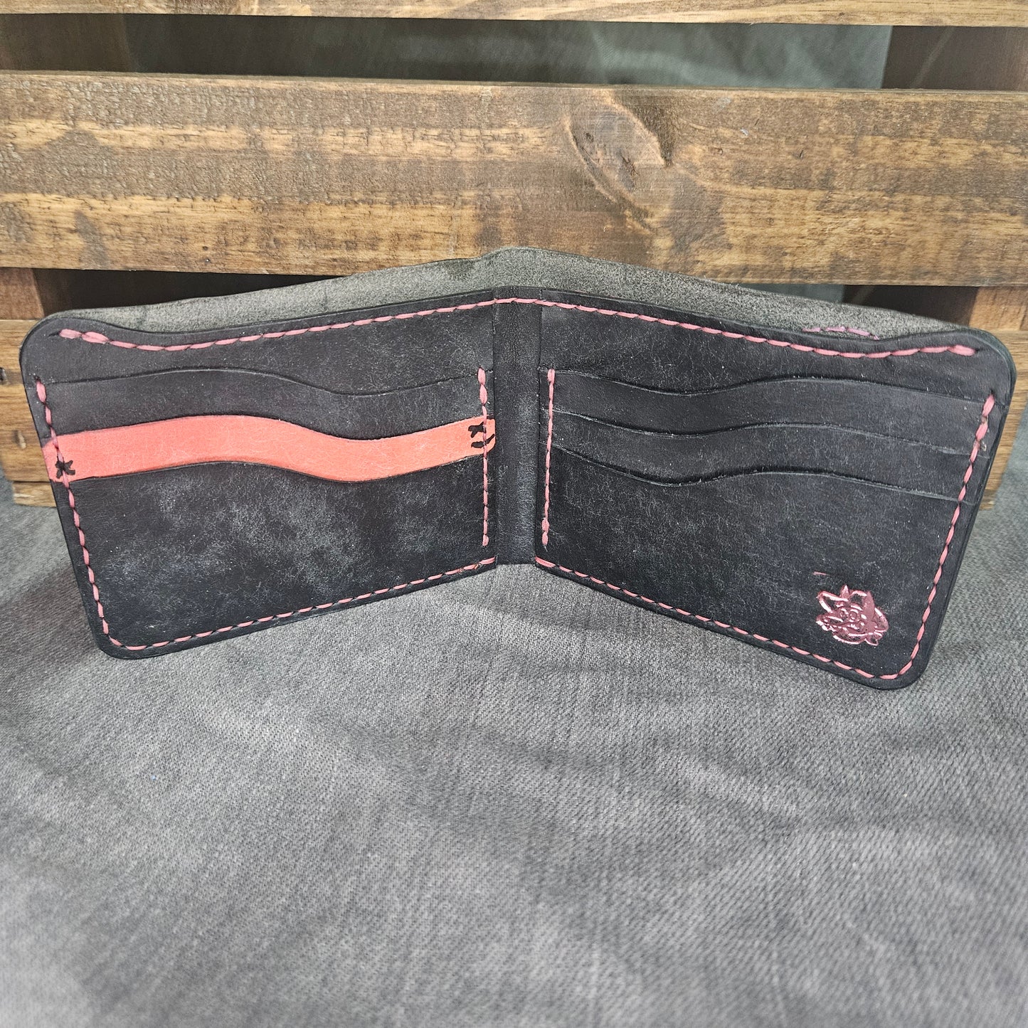 Worm Wallet Deluxe Bifold
