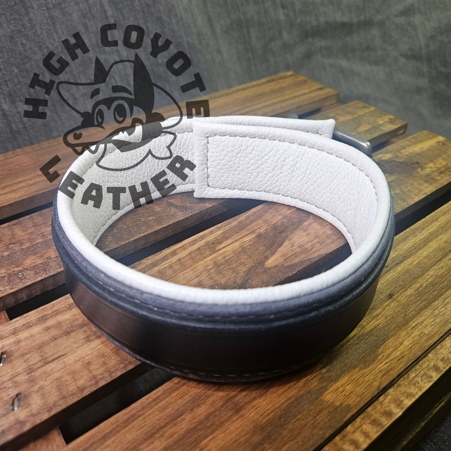 Greyscale Collar