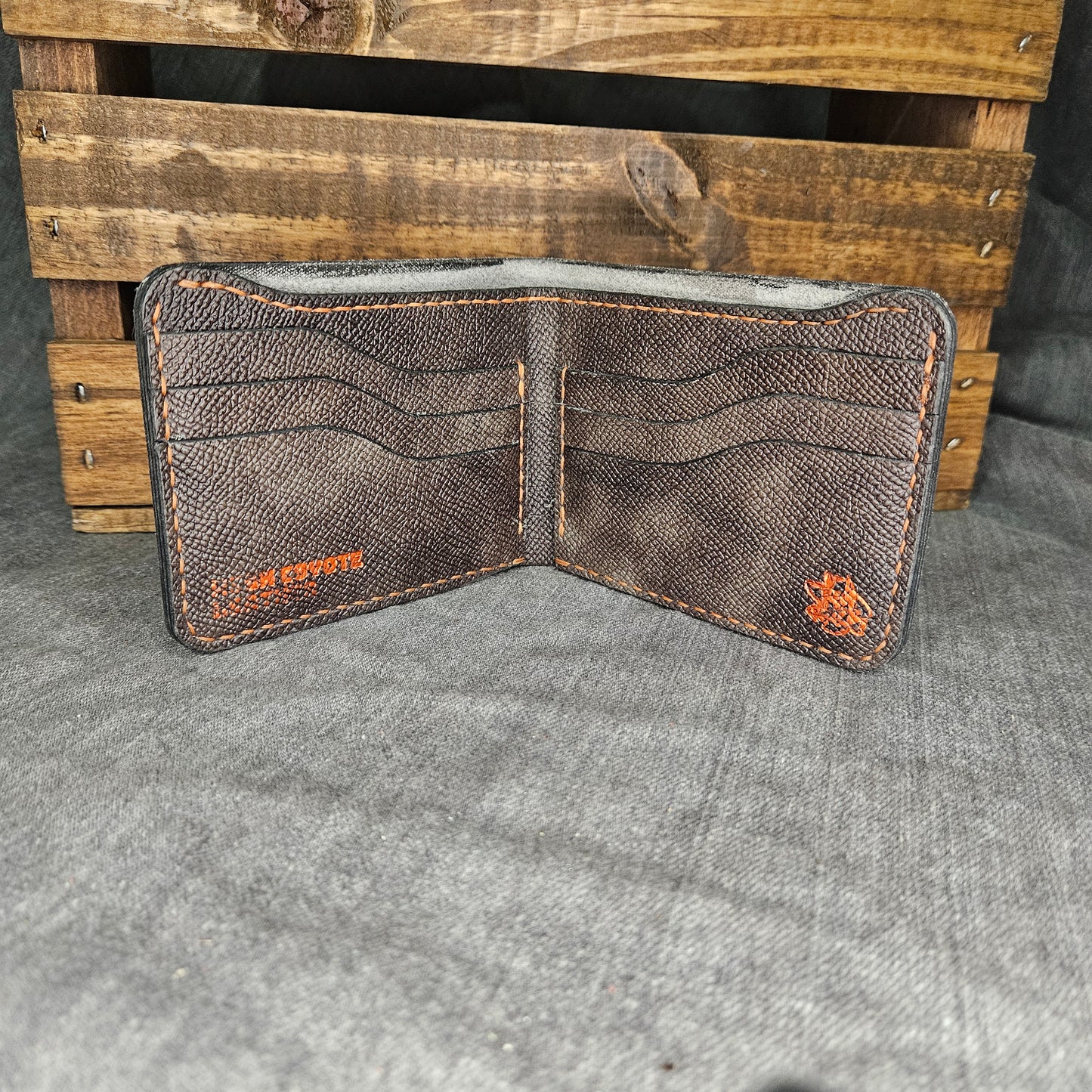 Hatch Steel Gray Deluxe Bifold