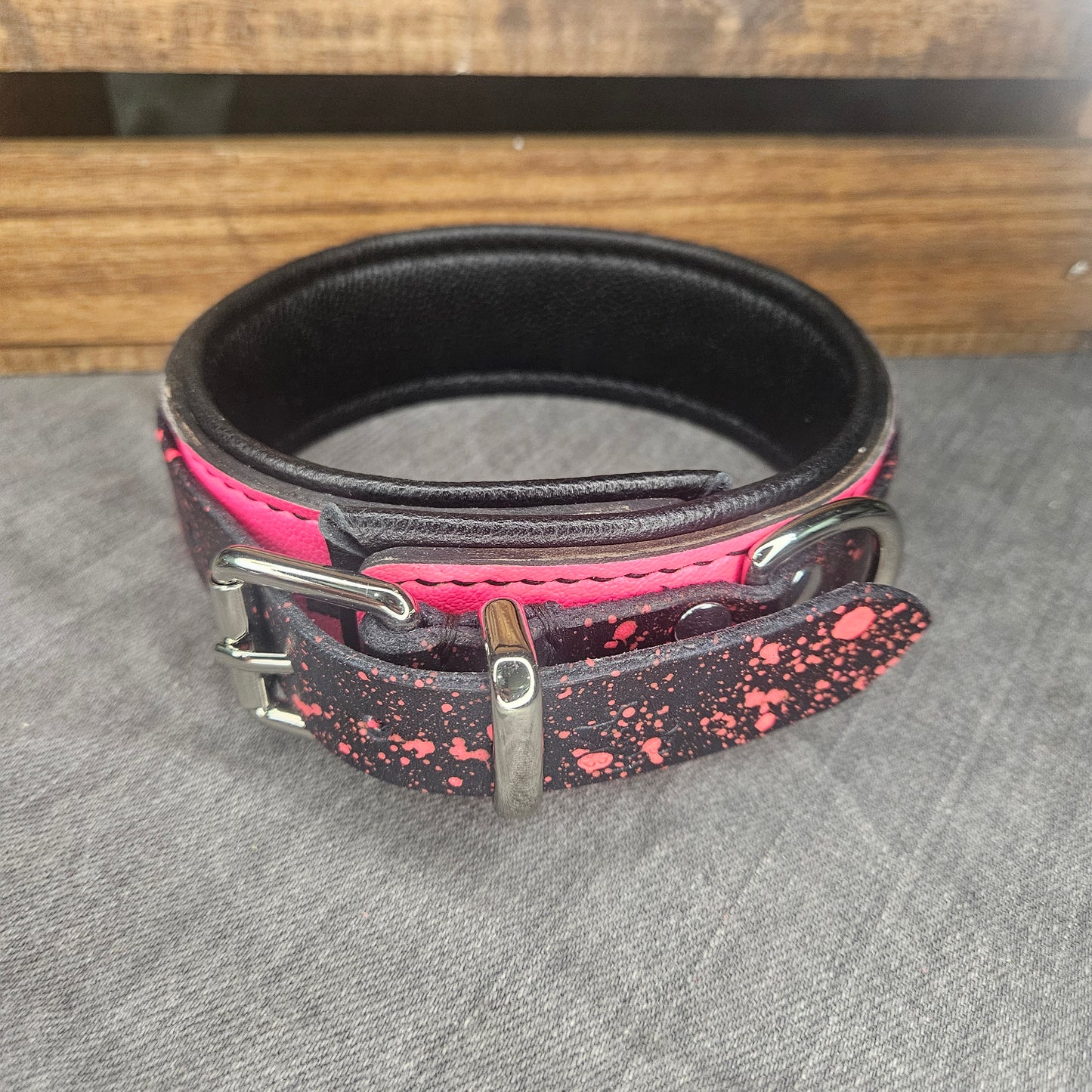 Neon Pink Collar