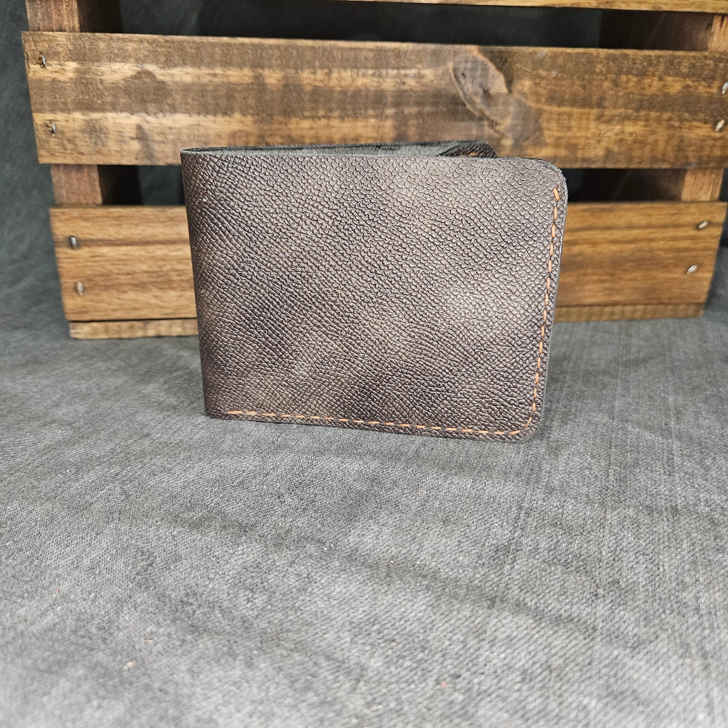 Hatch Steel Gray Deluxe Bifold