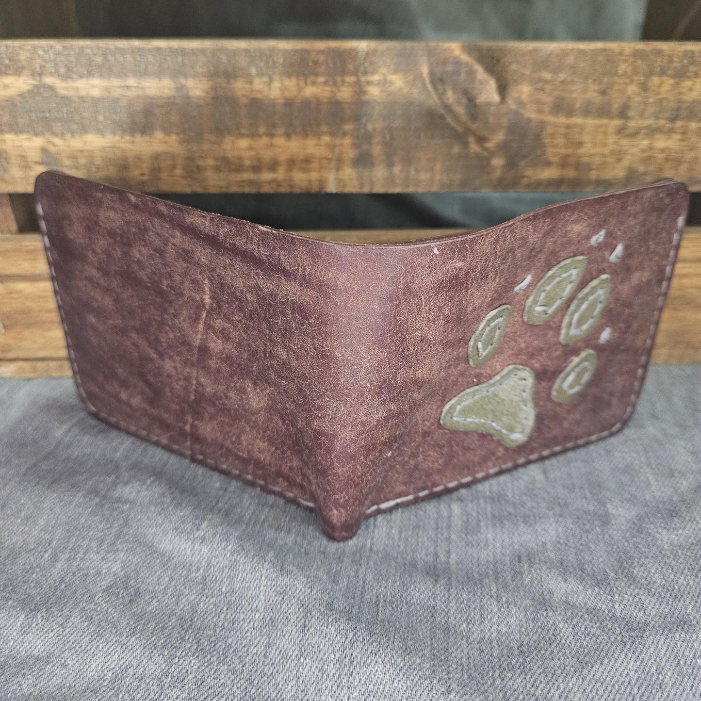 Brown & Grey Wolf Track Deluxe Bifold