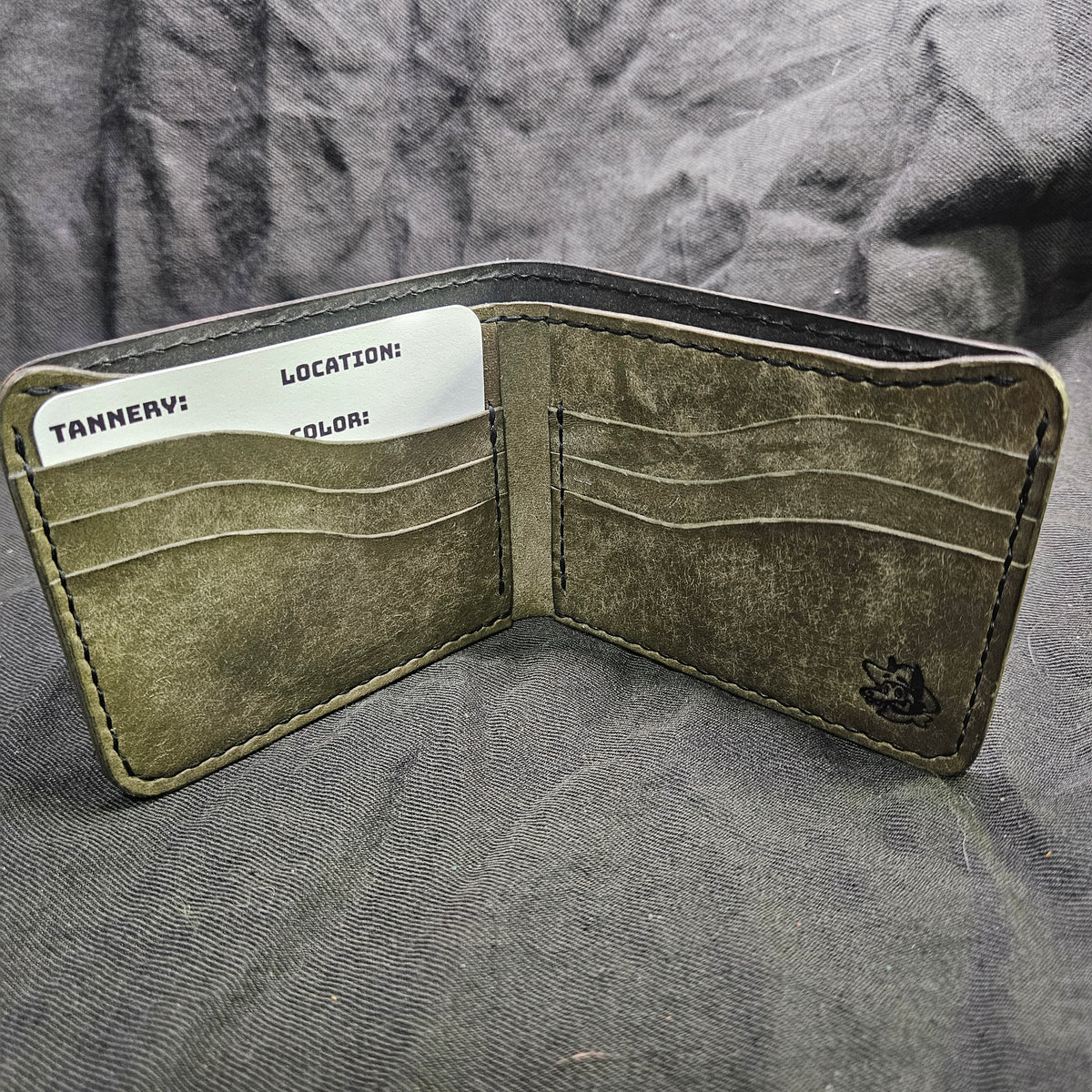 Grey Skulls Deluxe Bifold